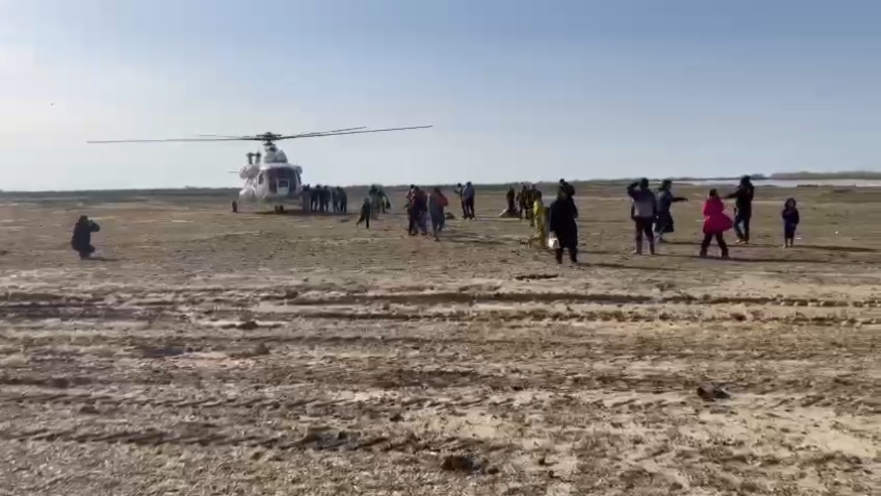 Jangeldın aýdanynyń turǵyndary úılerine oralyp jatyr