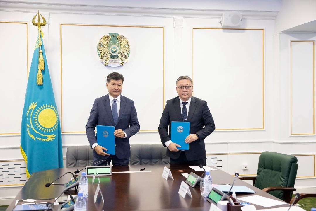 Qorǵasta halyqaralyq áýejaı salynady