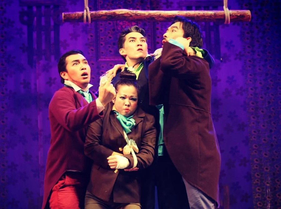 «Revızordyń» kúlkisi