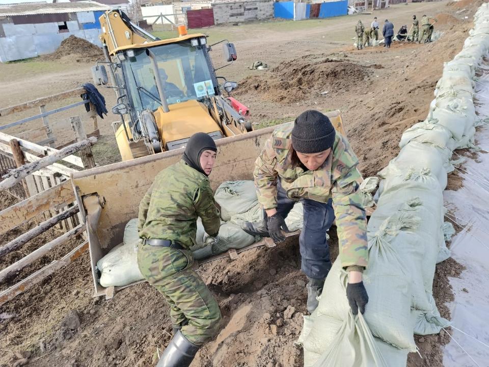 Oraldaǵy ásker Atyraýǵa attandy