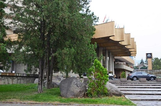 Sel qaýpin eskergen jón