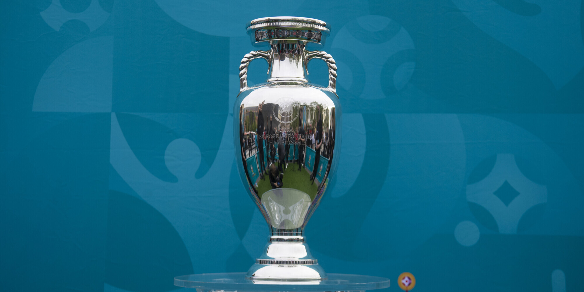 Fýtbol: Derek pen dáıek