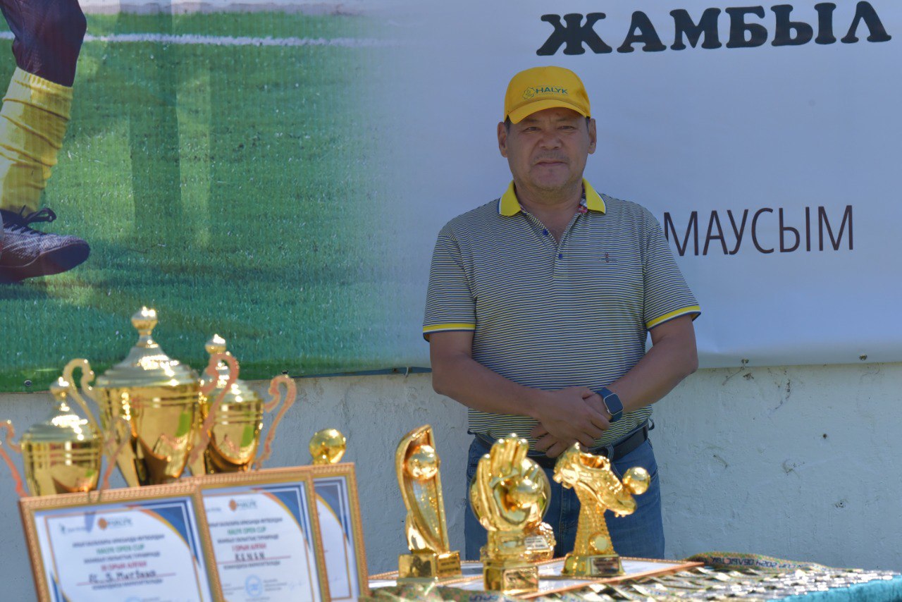 Jambyl oblysynda ótken týrnırde alǵash ret qyzdar fýtbol komandasy baq synady