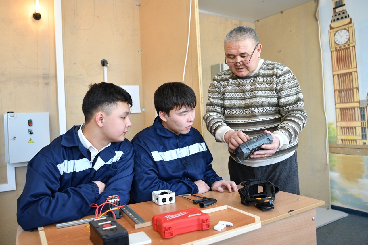 Kolledjderge qujat qabyldaý bastaldy