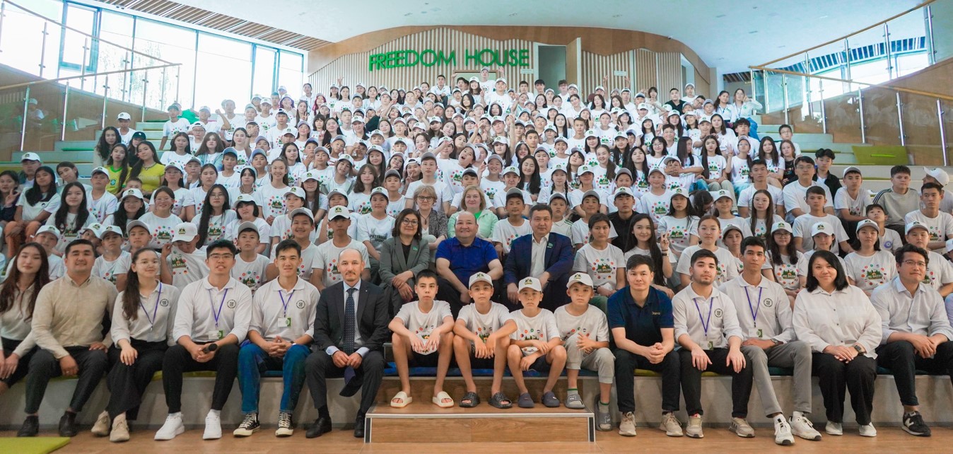 Shartaraptaǵy qazaq balasy bas qosty