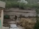 Qyrǵyzstanda sel júrdi: 5 adam qaza taýyp, ondaǵan aýla sý astynda qaldy