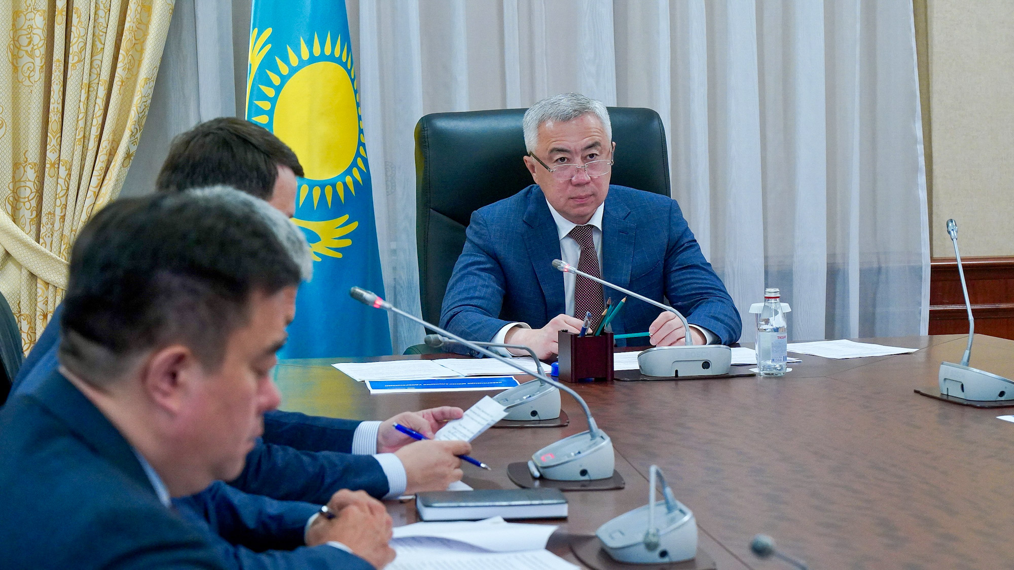 Elimizde shegirtkege qarsy 2 mln ga alań óńdeldi 