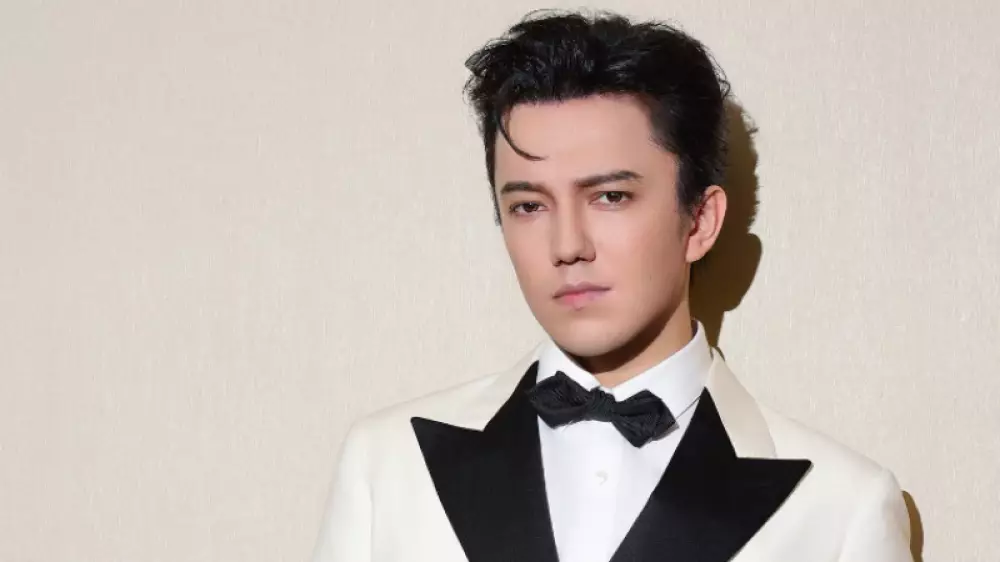 Dımash Serbııaǵa ne úshin barady?