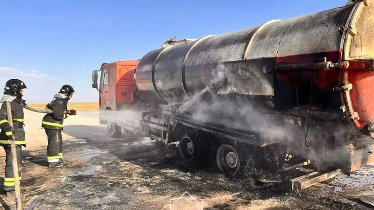 Jańaózende munaı tıelgen júk kóligi órtenip ketti