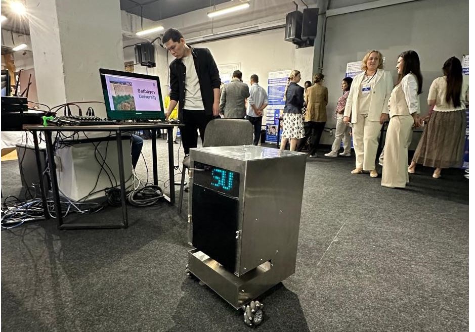 Jas ǵalymdar robot-­kýrer jasap shyǵardy