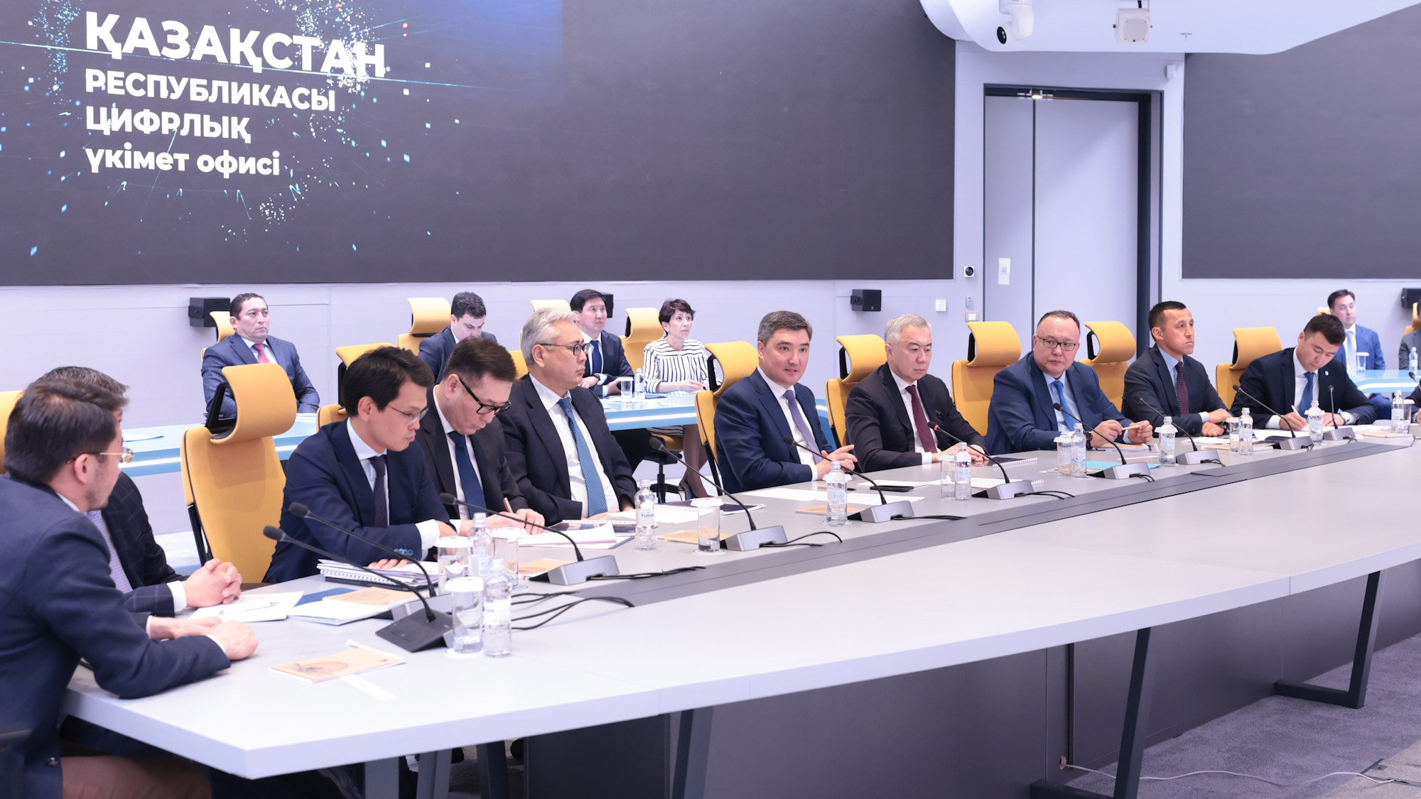 Oljas Bektenov kontrafaktilik ónimdermen kúres jumystaryn kúsheıtýdi tapsyrdy