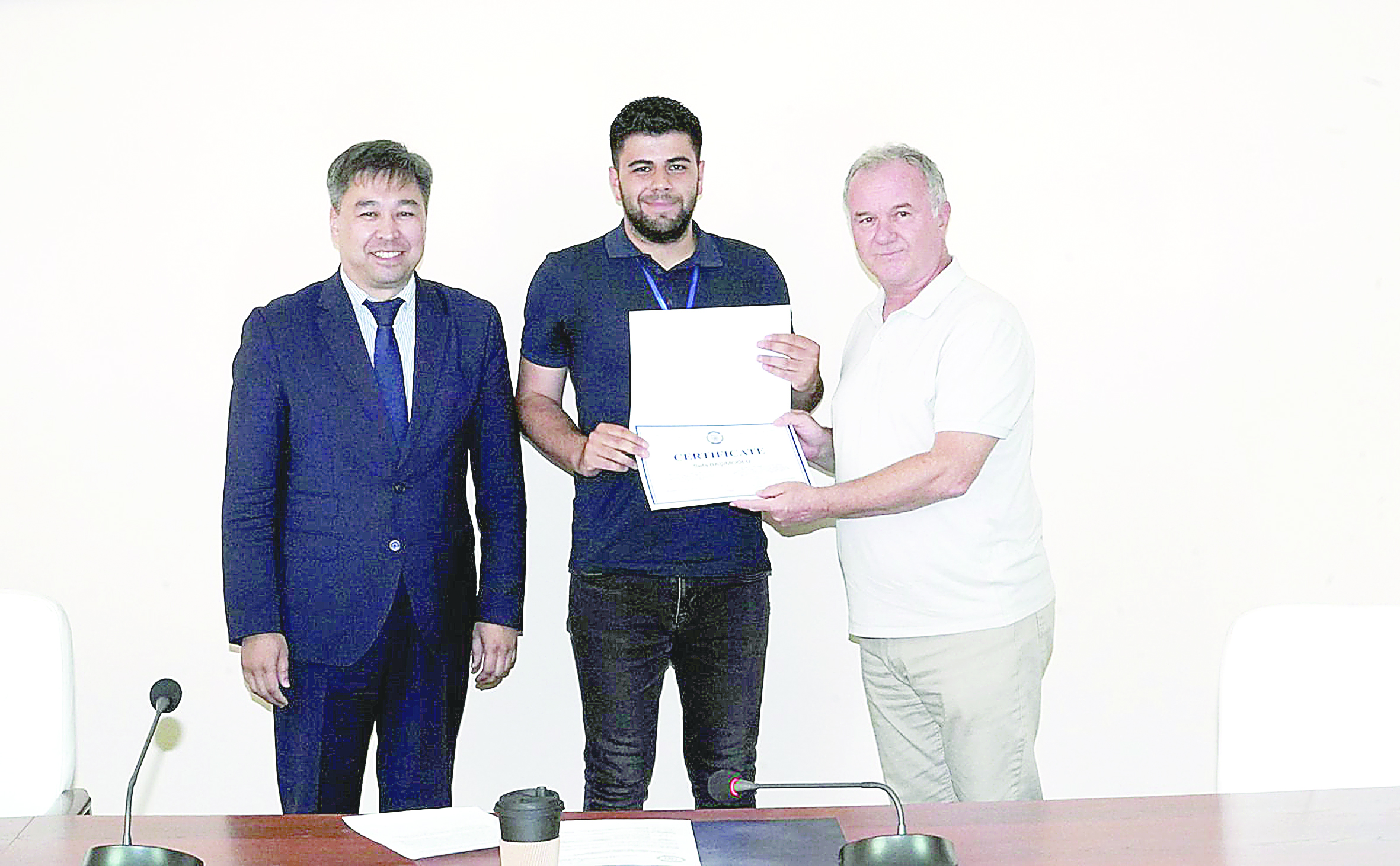 Túrik ǵalymdary til úırendi