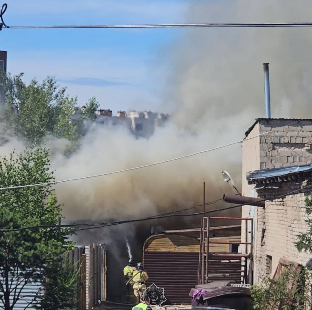 Astanada bir mezette eki monsha órtenip ketti