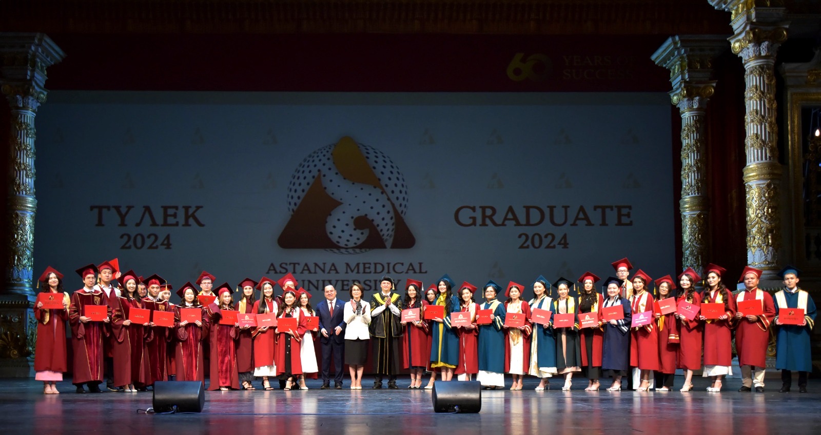 Bıyl Astana medısına ýnıversıtetinen 1200-den astam jas maman túlep ushty