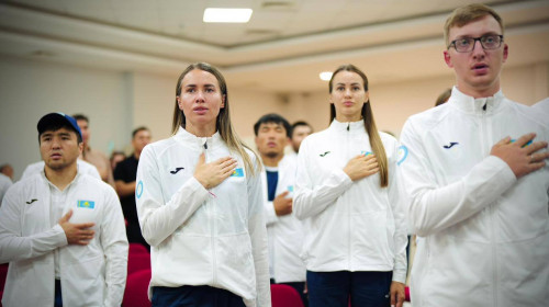 Qazaqstan quramasy Parıj Olımpıadasyna attandy