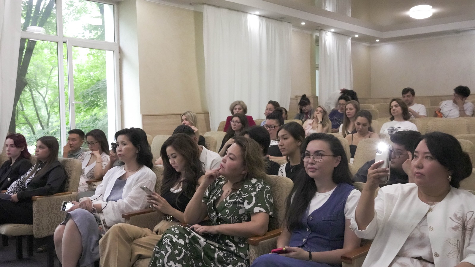 Áıelder kásipkerligin damytý baǵdarlamasy aıasynda úzdik startaptar irikteldi