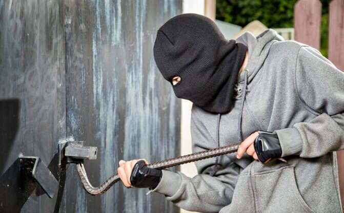 Qoımadan syra urlap, shetelge satyp jibergender ustaldy