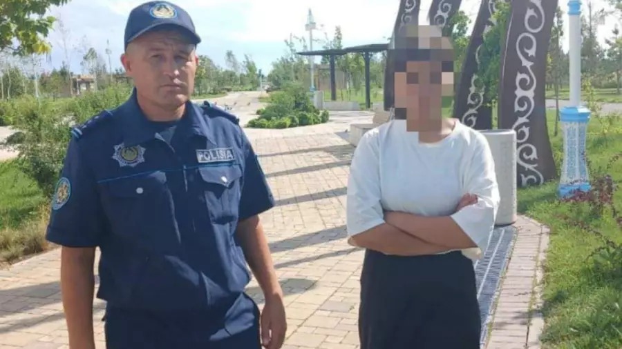 Anasy telefon satyp alyp bermegeni úshin úıinen ketip qalǵan 13 jastaǵy qyz tabyldy