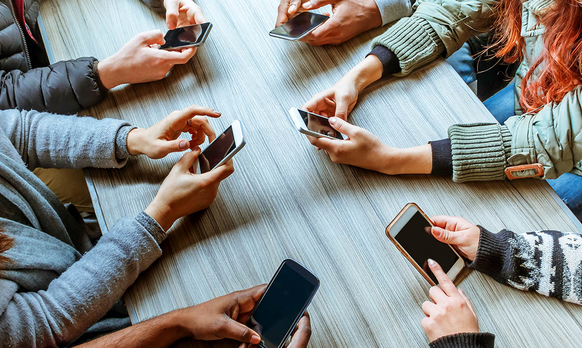 Telefonǵa táýeldilik. Odan qalaı qutylamyz?