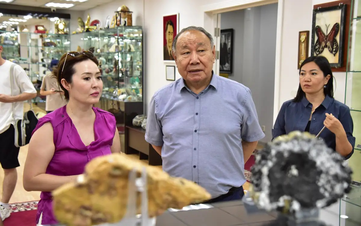 Ortalyq Azııadaǵy úzdik murajaı