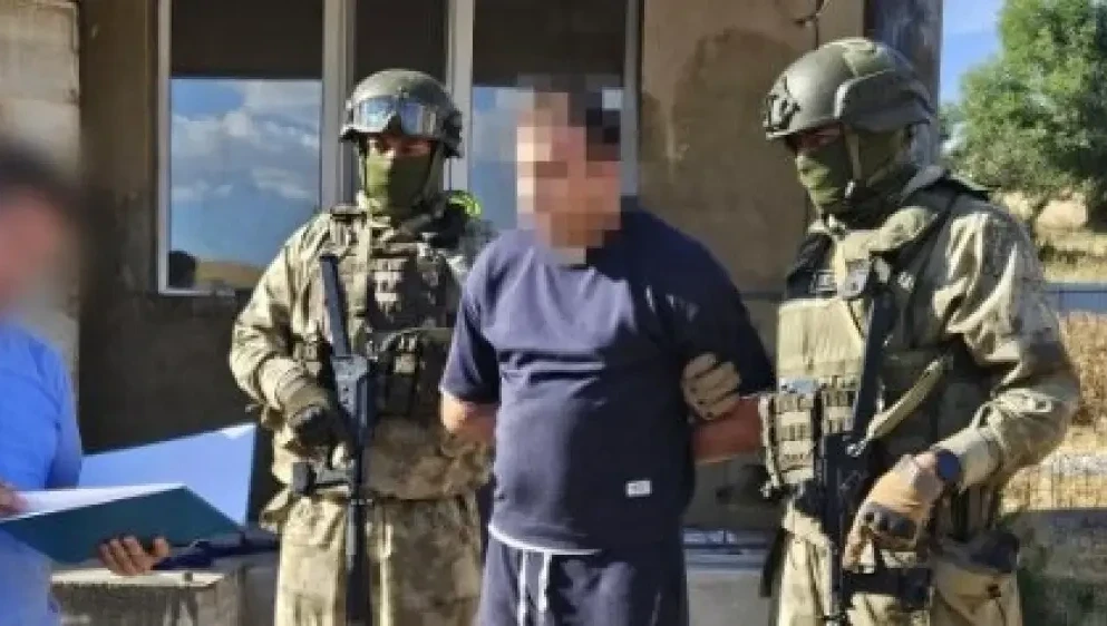 Túrkistanda esirtki daıyndaýmen aınalysatyn 2 turǵyn ustaldy