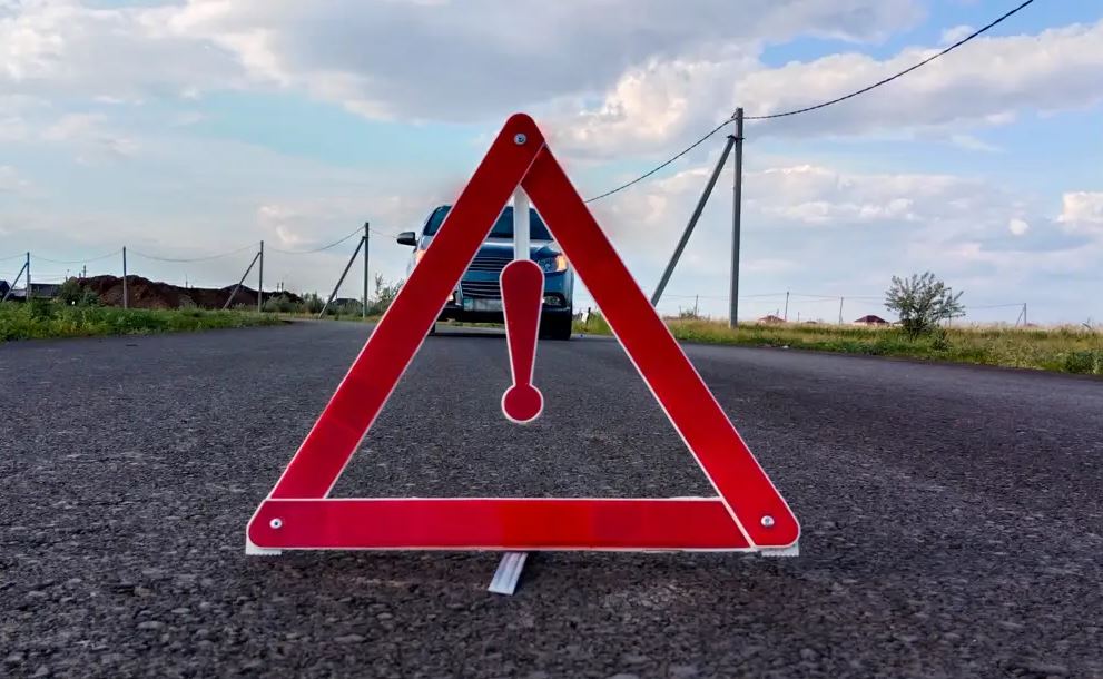 «Kóz jumǵandar bar»: Aqtóbede velosıped pen avtomobıl soqtyǵysty