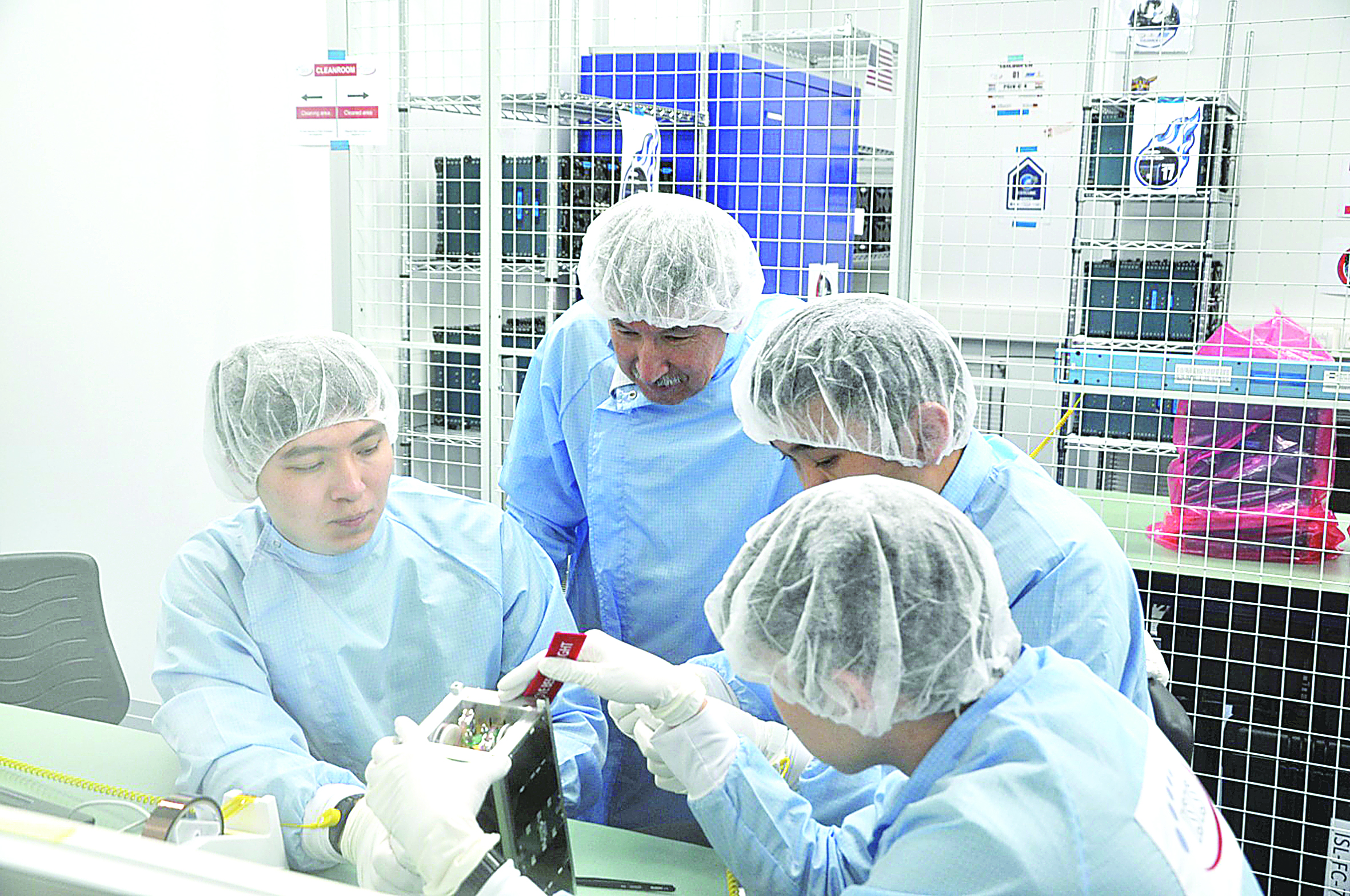 Kishi ǵarysh apparattaryn ushyrady