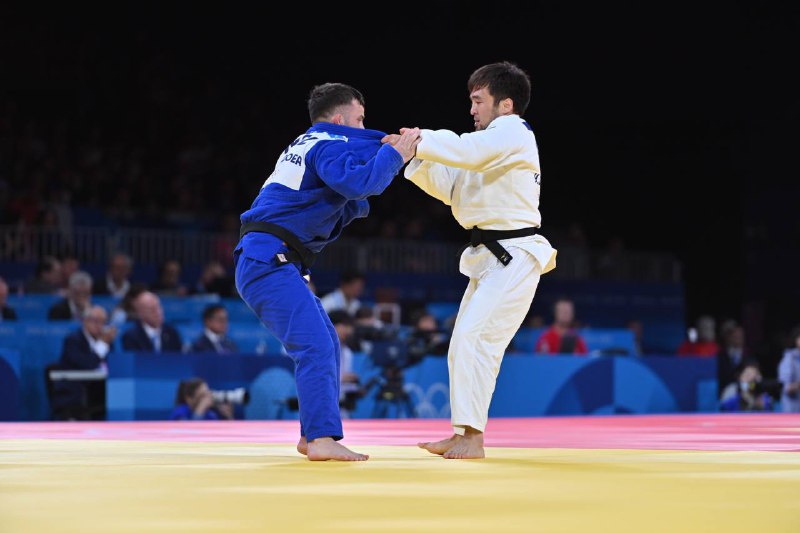 Parıj-2024: Eldos Smetov alǵashqy qarsylasyn qapy qaldyrdy