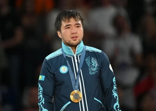 «Parıjge tek altyn alýǵa bardym»: Eldos Smetov jankúıerlerine alǵys aıtty