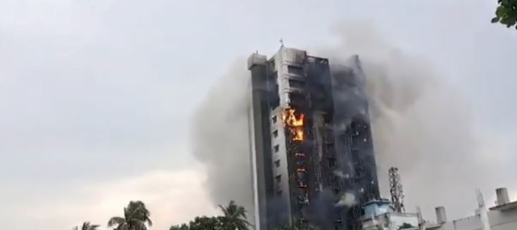 Bangladeshte qonaq úı órtenip, 24 adam qaza tapty