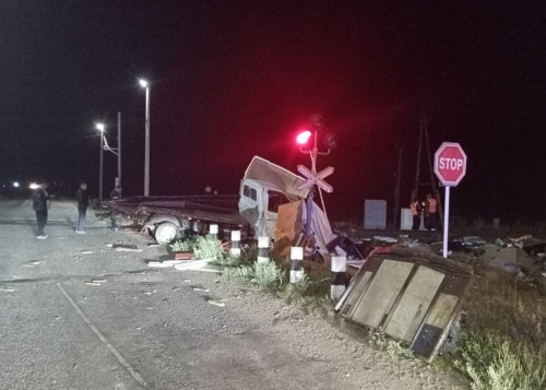 Aqmola oblysynda «Gazel» kóligi teplovozǵa soǵyldy