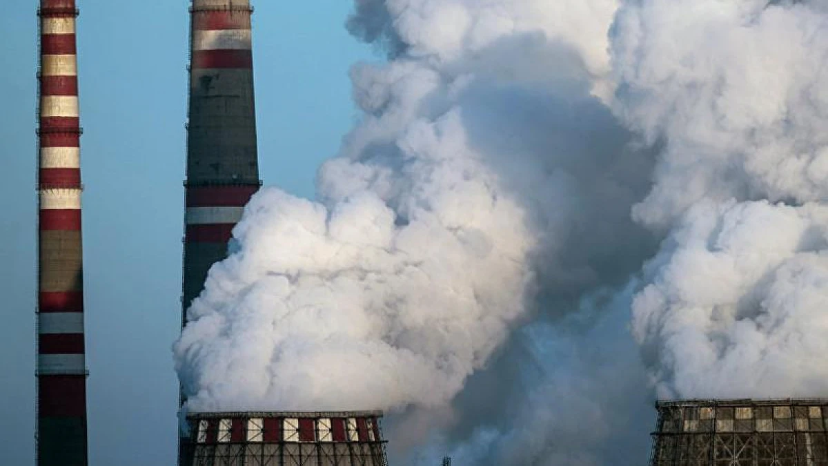 Elordada JEO qyzmetkeri kúkirt qyshqylyna kúıip qaldy