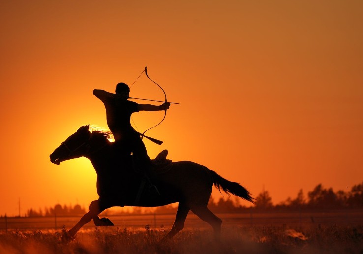 Jamby atýdan júlde kútemiz