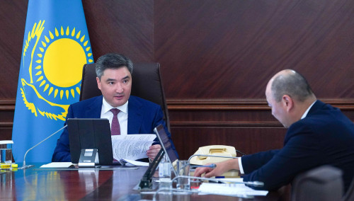 Oljas Bektenov tasqyn saldaryn joıý jumystaryn erterek aıaqtaýdy tapsyrdy