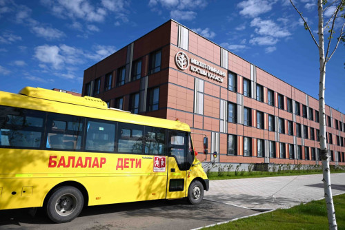 Prezıdent Qosshydaǵy mektep-gımnazııaǵa avtobýs syılady