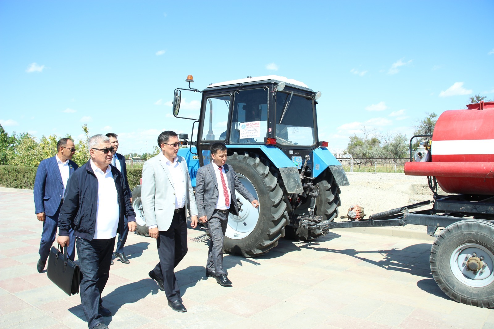 Májilis depýtaty Atyraý oblysynda sý tasqynynan zardap shekkendermen kezdesti