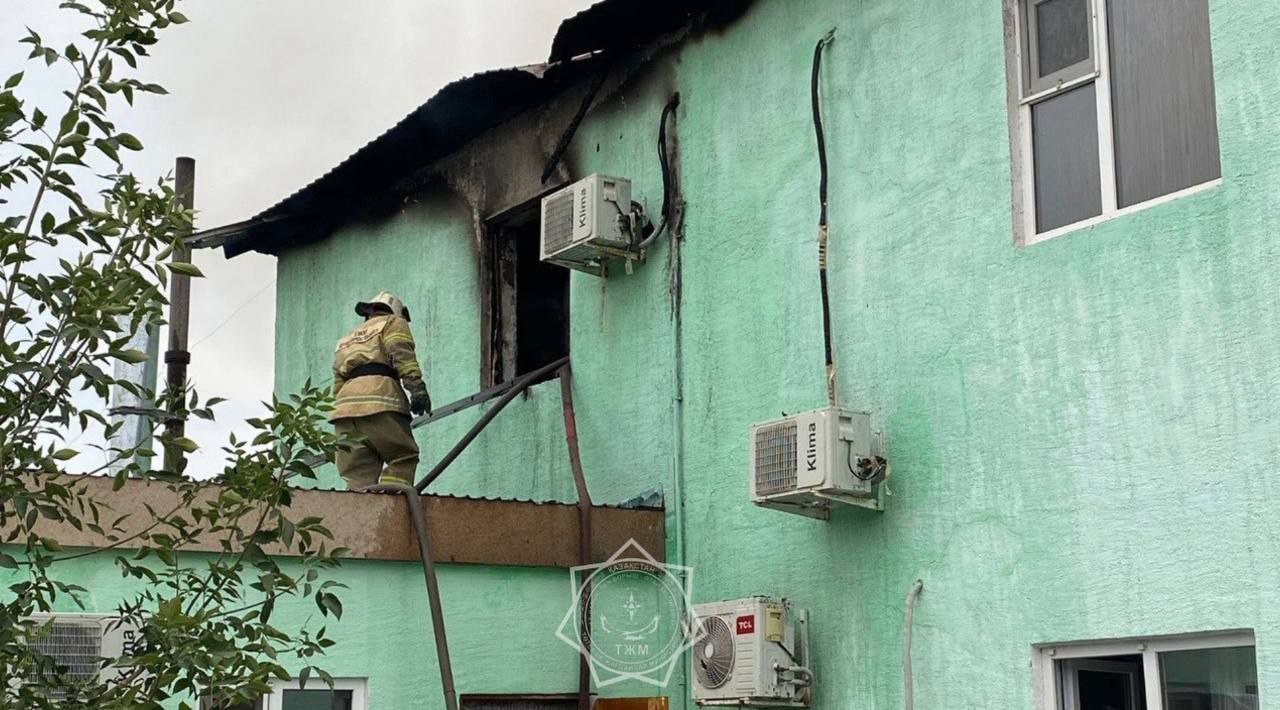 Alakólde eki qabatty demalys úıinde órt shyqty