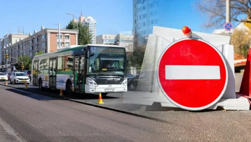 Astanada eki avtobýstyń qozǵalys baǵyty ózgerdi