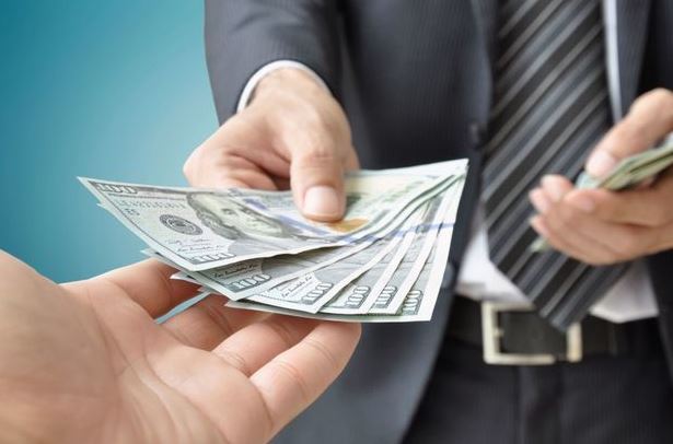 «Qazaq gaz óńdeý zaýytynyń» basshysy kásiporyn múlkin zańsyz satqan