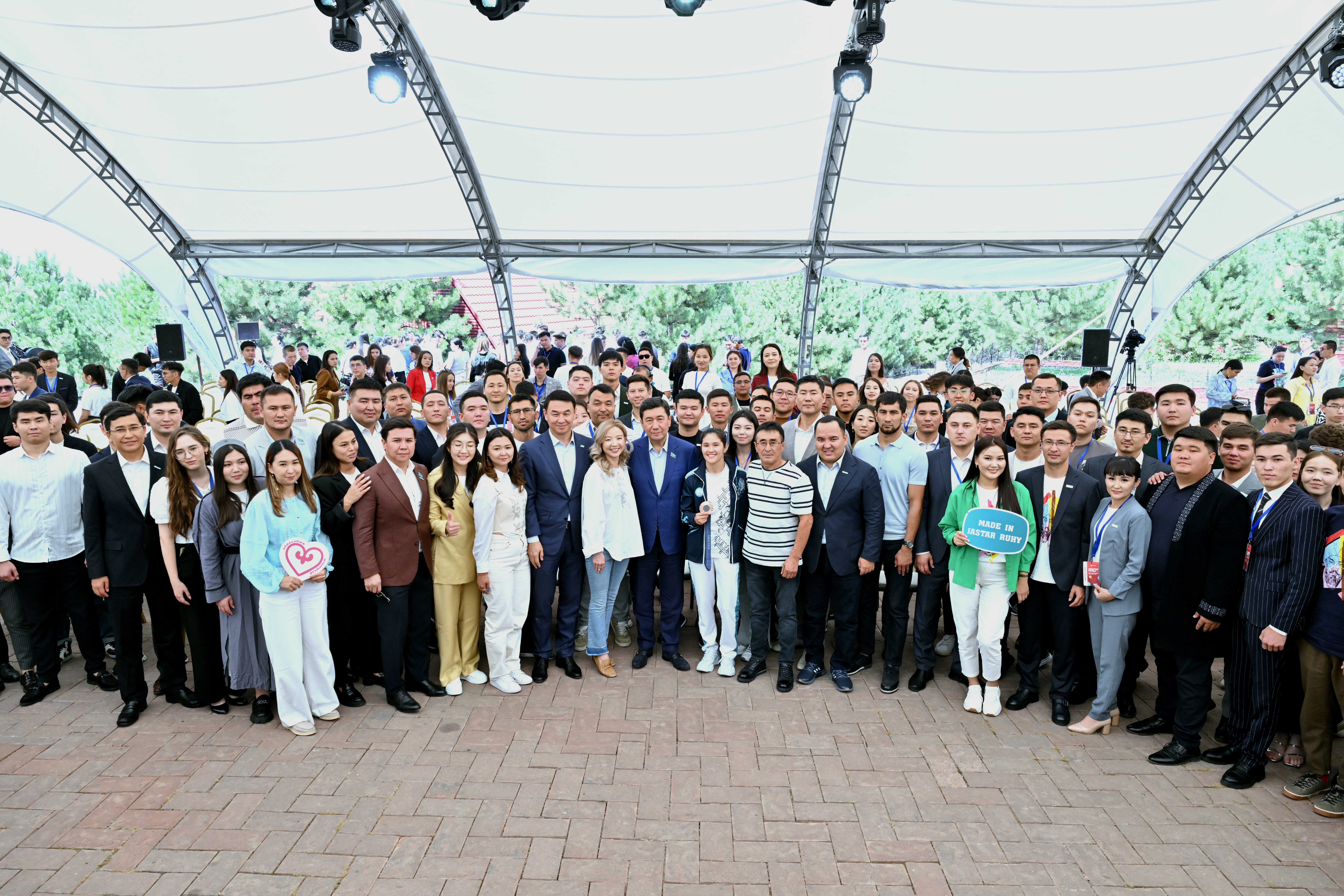 Jas ǵalymdar AES salý boıynsha dálelder keltirdi