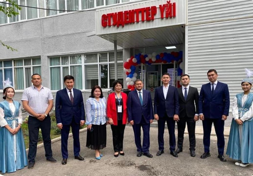 Almatyda jańa stýdentter úıi ashyldy