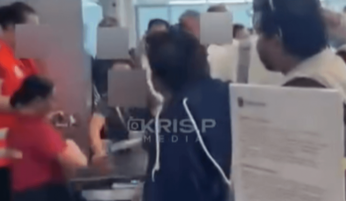 Almaty áýejaıynda janjal shyǵarǵan áıelge 73 myń teńge aıyppul salyndy