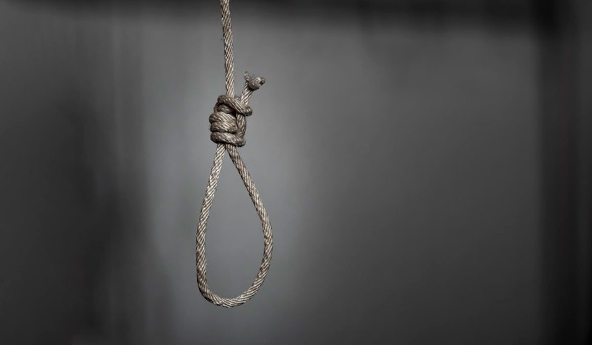 Kókshetaýda toǵyz jastaǵy qyz asylyp qalǵan