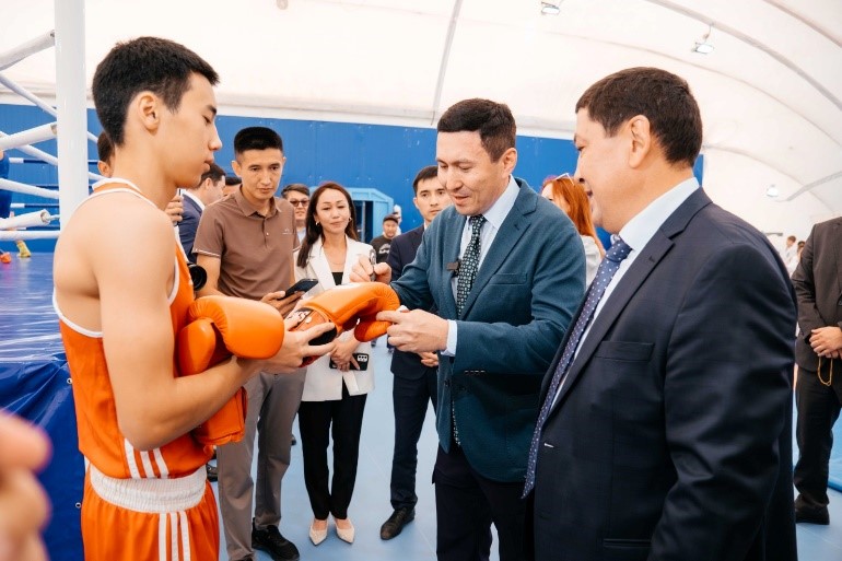 «Samuryq-Qazyna» qory Abaı oblysyna jańa sport keshenin tartý etti