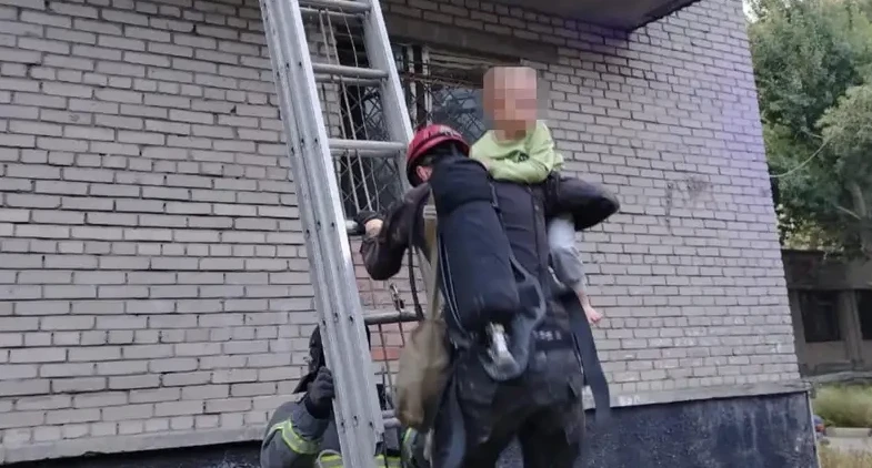 Úıden órt shyqqan kezde ne isteý kerek?