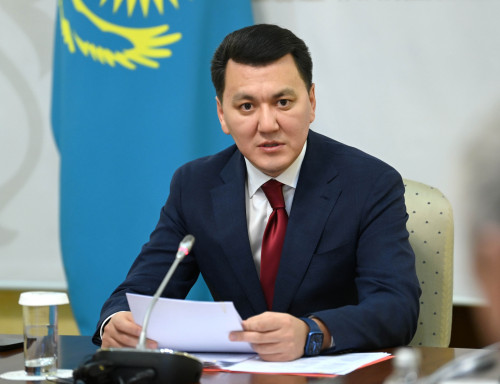 Erlan Qarın: Jańarǵan Ata zań memleketimizdiń damýyna zor yqpal etti