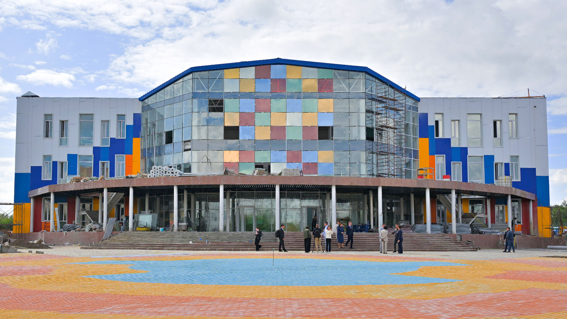 Áleýmettik nysan jumysymen tanysty