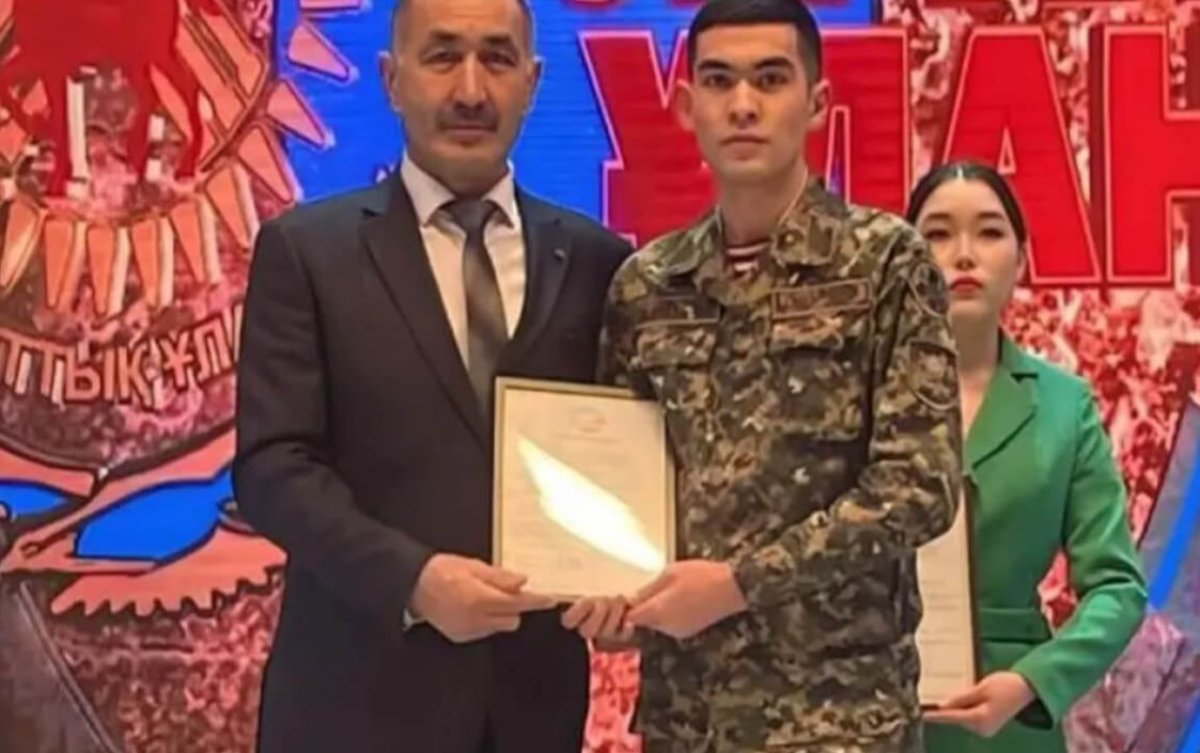 Súıiktisimen kezdesýge barǵan áskerı qyzmetker jolda qylmyskerdi qolǵa túsirdi