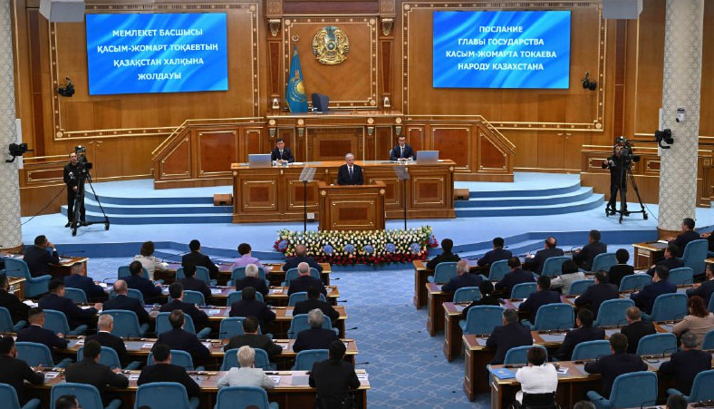 «Qaryzdy bólip tóleýge múmkindik bergen jón» - Prezıdent jańa salyq júıesi týraly aıtty