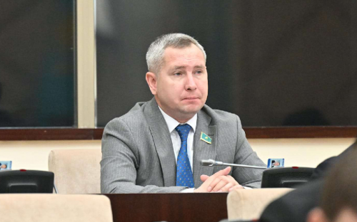 Joldaýda eldiń damýy úshin utymdy usynystar aıtyldy - senator